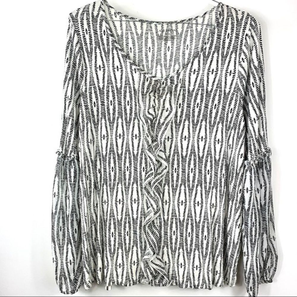 Lane Bryant Black & White‎ Ruffled Top